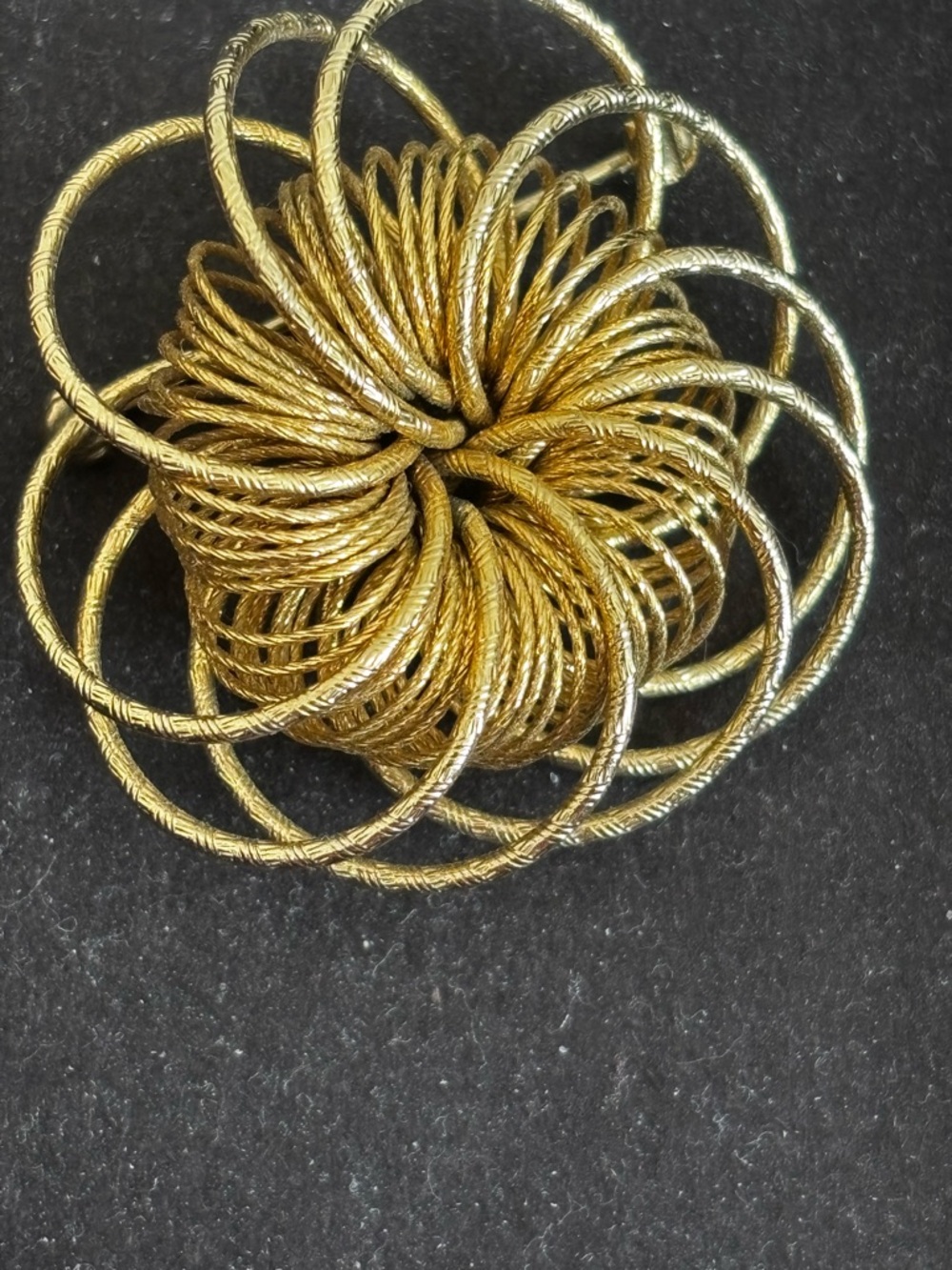 Gold-Tone Twisted Wire Flower Brooch